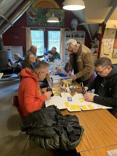 afbeelding klusdag in imkerhoeve